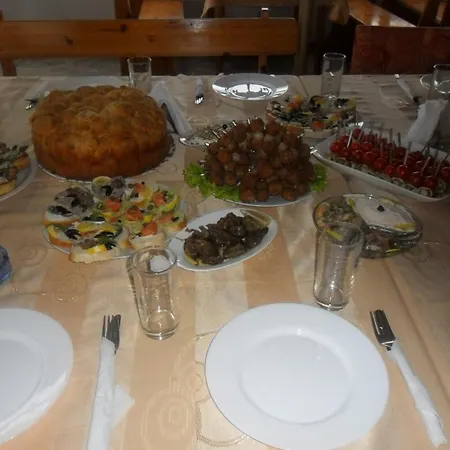 فندق Varnata Family 2*