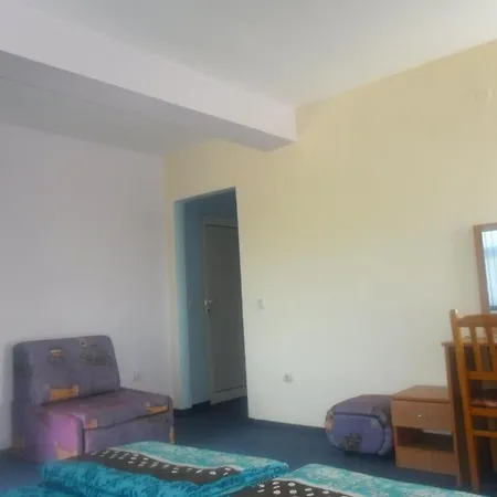 فندق Varnata Family 2*