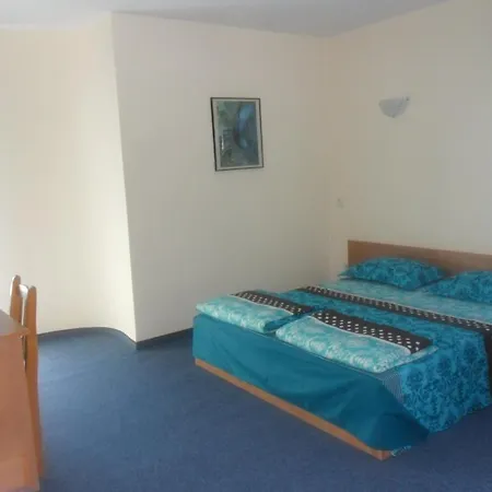 Hotel Varnata Family 2*